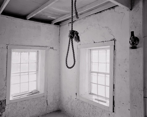 Noose-L.jpg
