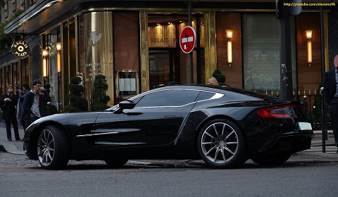 Black-Aston-Martin-One-77-in-Paris.jpg