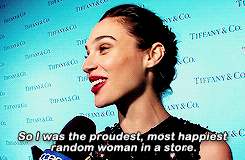 tumblr_of6ggnREnR1ua38p5o7_250.gif