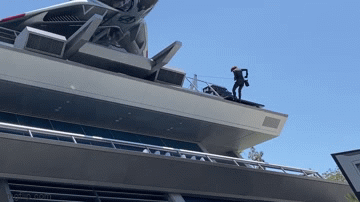 5yhqxs.gif