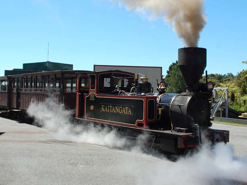 Steam-Train-Kaitangata-1.jpg