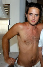 justin_chatwin_1182099184.jpg