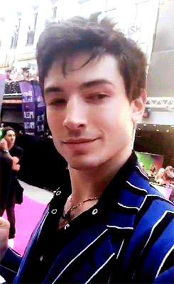 tumblr_obck66Z54v1udwsc5o2_250.gif