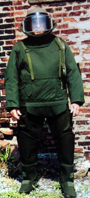 Bomb%20Suit%20EOD.jpg