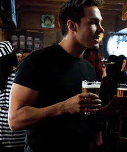tumblr_ofyv17SNTP1rpzbdgo2_r1_250.gif