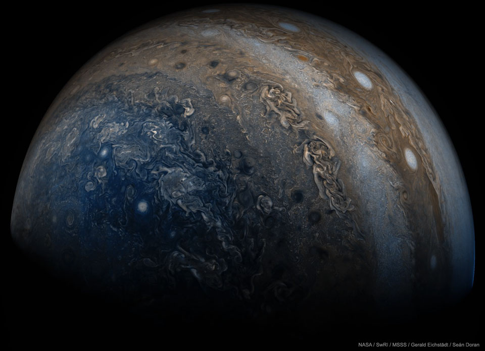 BeneathJupiter_Juno_960.jpg