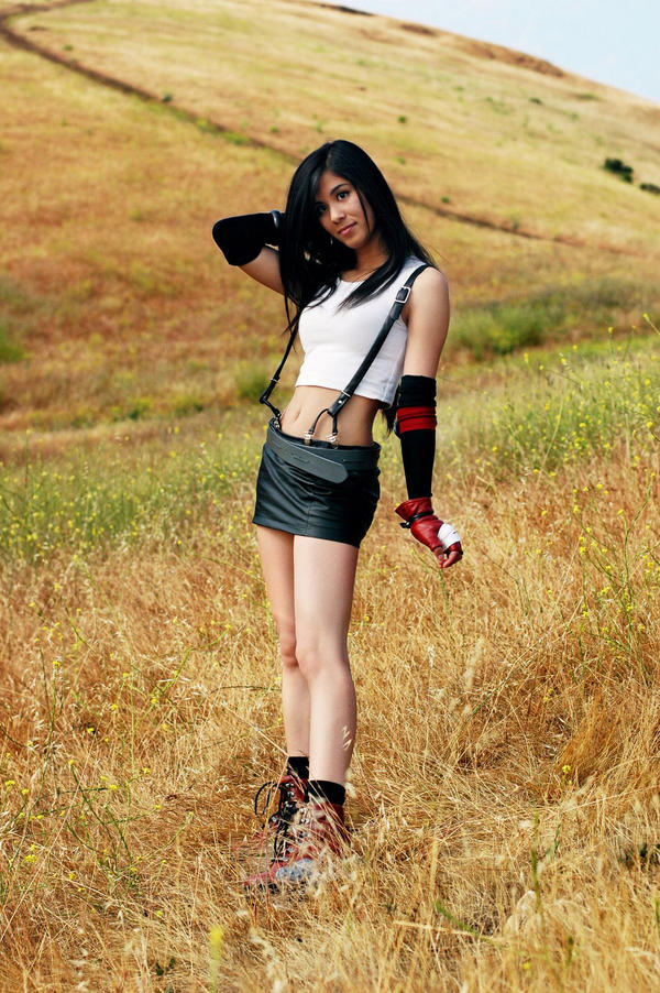 Tifa_Cosplay_Original_FFVII_by_xtifalockheart.jpg