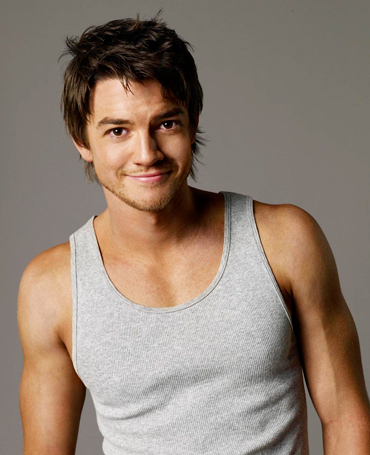 craig-horner-craig-horner-6524198-370-455.jpg