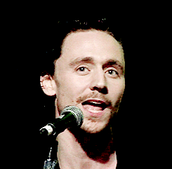 tumblr_mb8sfeYYKe1qg462ao2_250.gif
