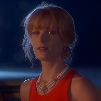 Bridget-Fonda-as-Yvonne-Biasi.jpg