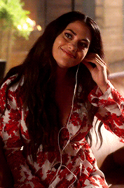 tumblr_prtl18Cs0f1v7w025o9_250.gif