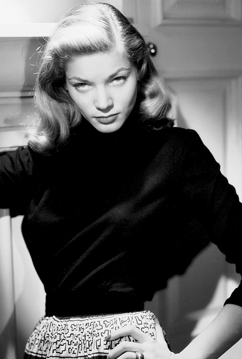Style-Note-The-Turtleneck-Lauren-Bacall.jpg