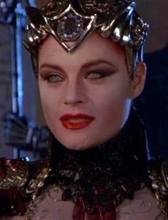 1815b7cf2f45ab9b5c68762e47281014--meg-foster-black-queen.jpg