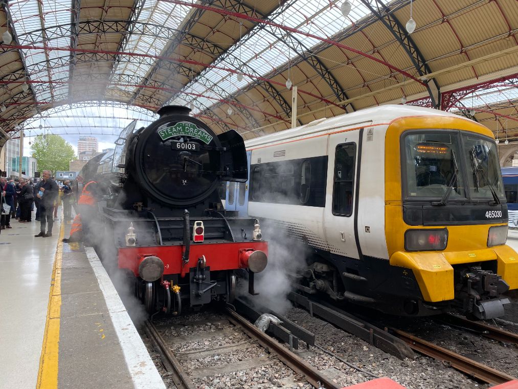 Flying-Scotsman-2-Victoria_web.jpg