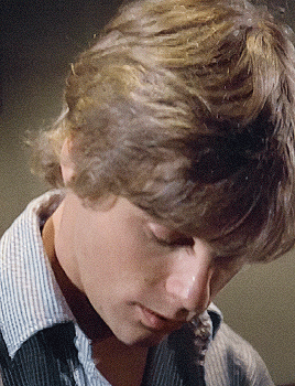tumblr_pyptsgYjgW1tghj17o2_400.gif