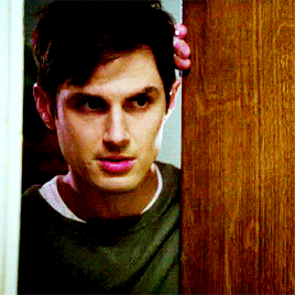 tumblr_opz8kuKr8o1r5dpsxo2_400.gif