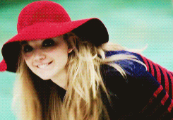 tumblr_n1thgnGxl51ts0pexo3_r2_250.gif