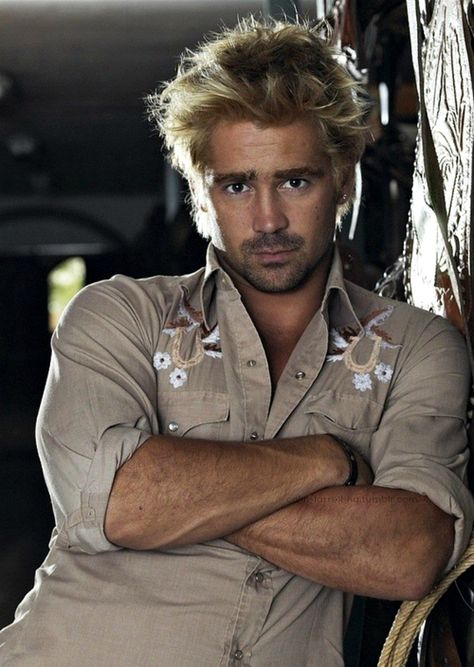76081296f400f493fe79a84bbf9933bc--irish-boys-colin-farrell.jpg