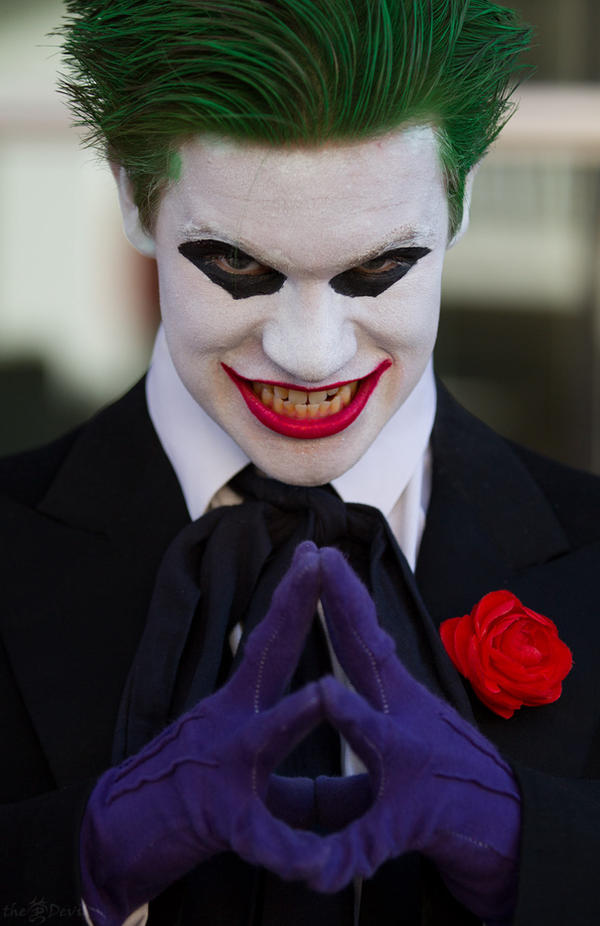 the_man_who_laughs_by_doppelgesicht22-d356poo.jpg