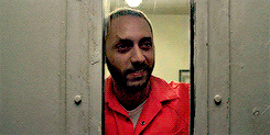 tumblr_ntlguiTyfN1rlpdfuo10_r2_250.gif