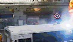 tumblr_m91ri0FNmQ1qhv7uto10_r1_250.gif