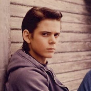 r_295x_Ponyboy%20Curtis.jpg