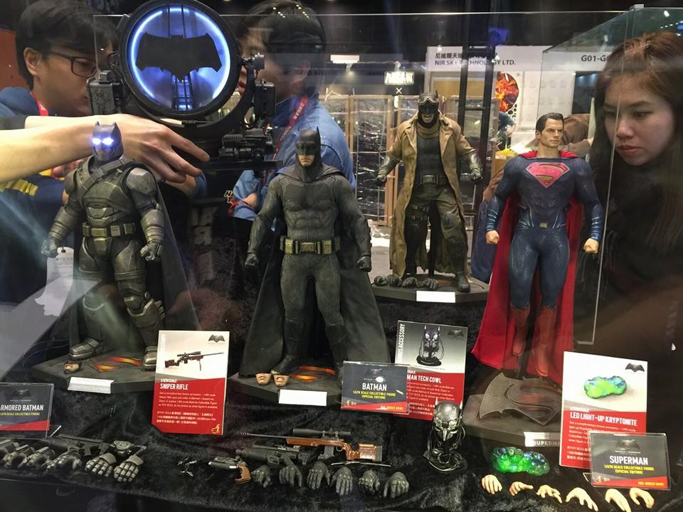 TS15-Hot-Toys-Batman-v-Superman-028.jpg