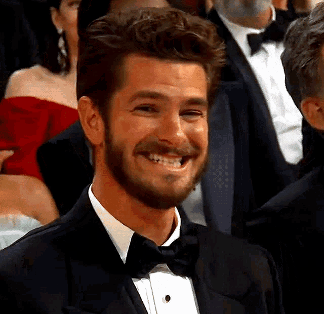 andrew-garfield-awkward.gif