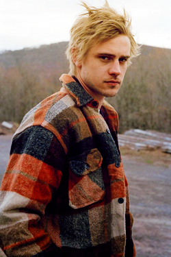 Boyd-Holbrook-the-host-30793728-250-375.png