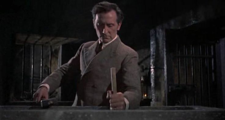 5a281bf22c3bd78d7fd2f2f3c1886857--peter-cushing-dracula.jpg