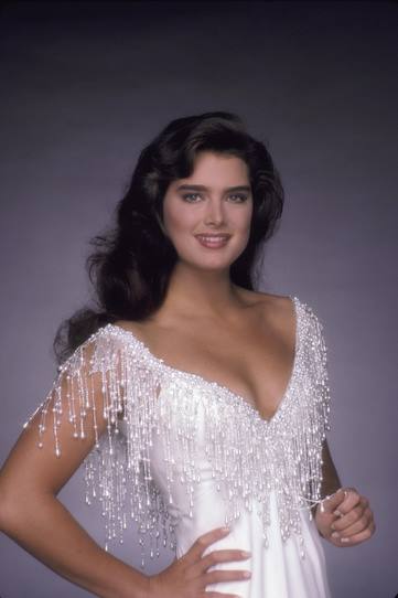 Brooke-Shields-brooke-shields-37181572-361-542.jpg