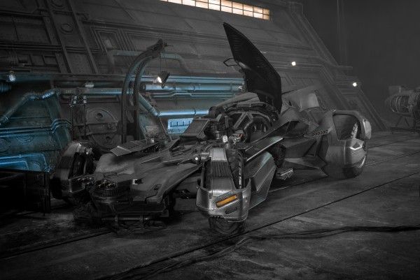 justice-league-batmobile-600x401.jpg