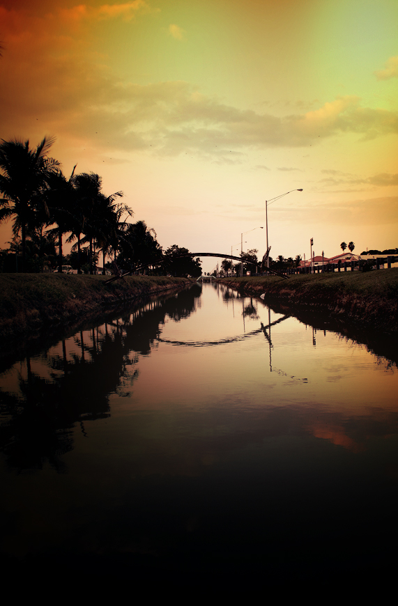 Hialeah_Canal_by_deadrosekid.jpg