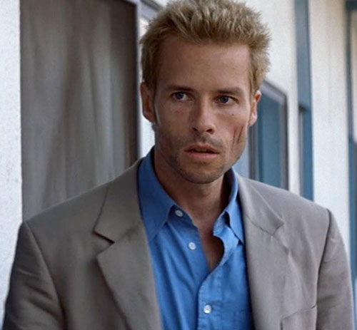 Leonard-Shelby-Memento-Guy-Pearce-a.jpg