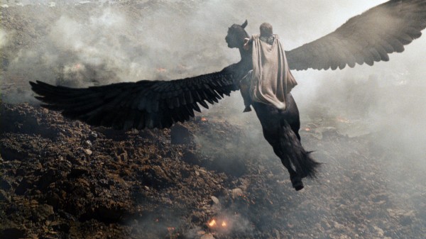 wrath-of-the-titans-sam-worthington-pegasus-600x337.jpg