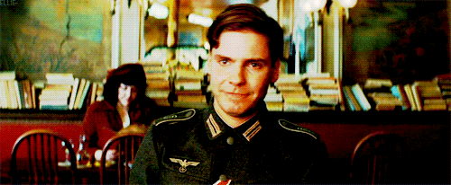 tumblr_ljcgj6NwtJ1qbe8v4o1_500.gif