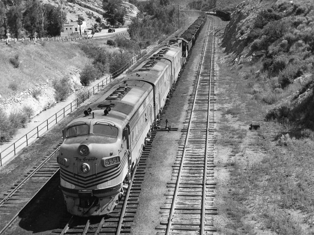 MQB0423-01-DRGW-coal-train-Helper-Utah-1959.jpg