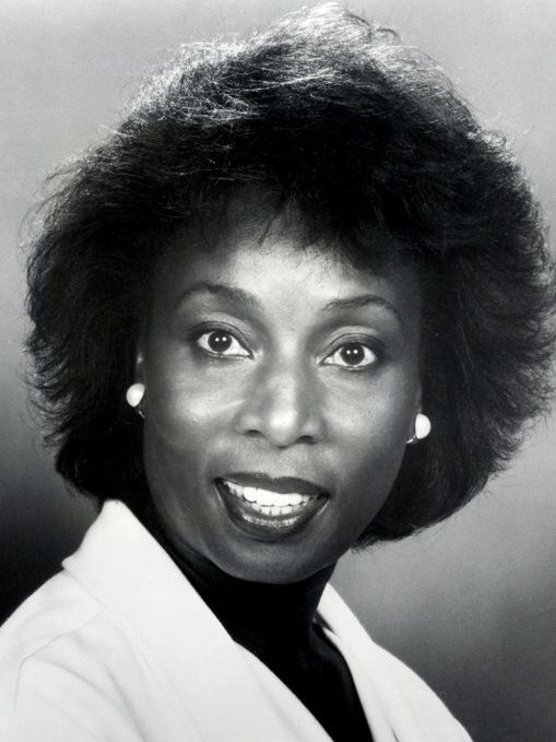 85fdb4a6b2ef571d5d1747792f844197--madge-sinclair-ash.jpg