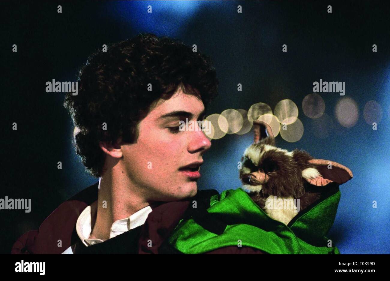 zach-galligan-gizmo-gremlins-1984-T0K99D.jpg