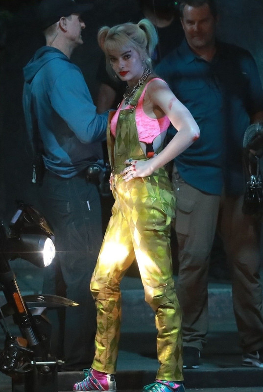 india-herald-exclusive-margot-robbie-on-the-sets-of-birds-of-pre.jpg