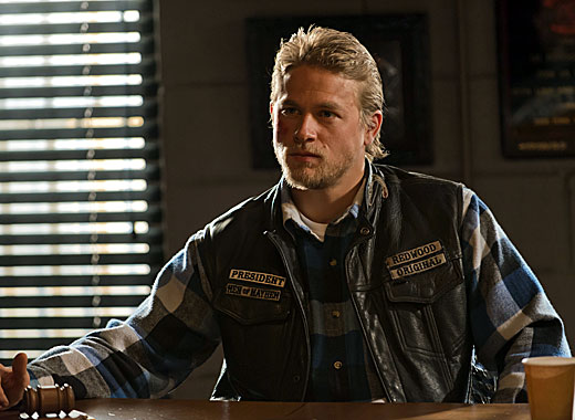 charlie-hunnam-sons-of-anarchy-s5.jpg%3Fw%3D520