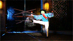 tumblr_my2issws1y1spk3foo7_r1_250.gif