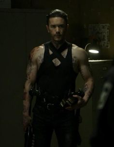fd6c0a3921f9ceb7279f134dfe89adfa--tom-pelphrey-bunker.jpg
