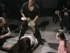 tumblr_n0svelaLvi1qaa8d1o8_250.gif