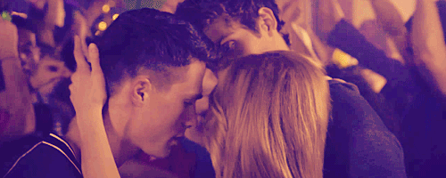 tumblr_m9sd6wUqiX1qdw4ac.gif