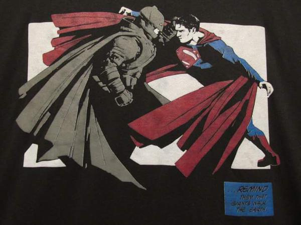 batman_v_superman_t-shirt.jpg