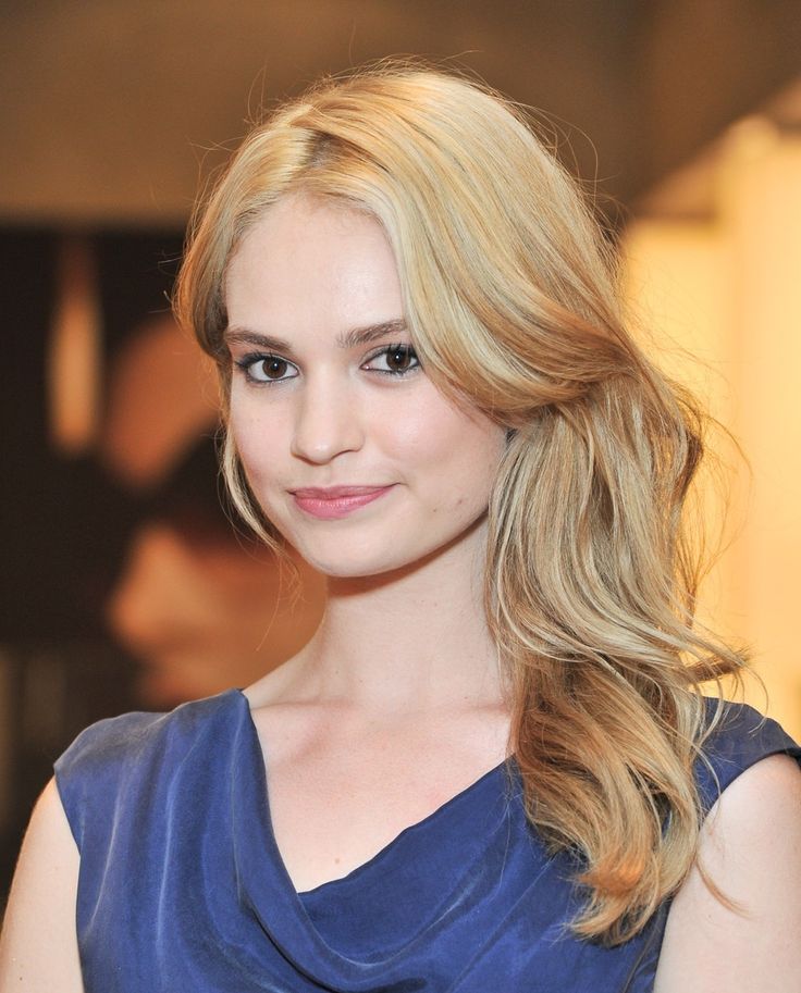 b87c4623bf7e93be4e0ec29b42427912--medium-haircuts-lily-james.jpg