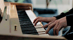 tumblr_ncjvgacEnm1rob81ao8_r1_250.gif