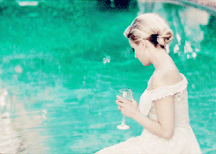 tumblr_n9lcelRpHG1r350t5o2_250.gif