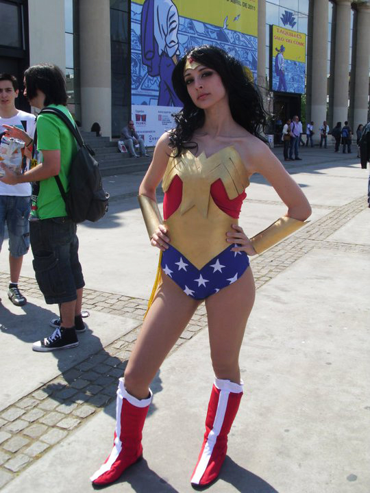 wonder_woman_by_ivettepuig-d3e7bhh.jpg